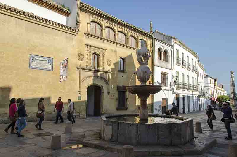 Córdoba 111 - plaza del Potro.jpg